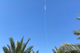 Phiến quân Houthi ở Yemen tiếp tục tấn công tên lửa và UAV vào Israel