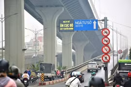 Hà Nội: Bổ sung thêm biển báo giao thông trên các tuyến cao tốc, quốc lộ