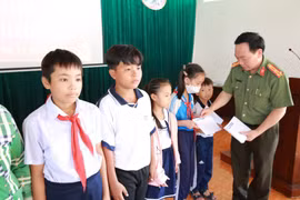 Báo Công an nhân dân tổ chức hoạt động xã hội từ thiện tại huyện Đất Đỏ