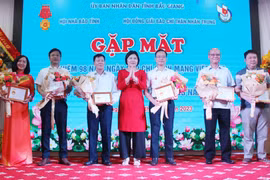 Bắc Giang: Trao Kỷ niệm chương "Vì Sự nghiệp báo chí Việt Nam" cho 6 hội viên nhà báo