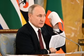 Ông Putin công bố dự thảo hòa bình ban đầu với Ukraine trước phái đoàn châu Phi
