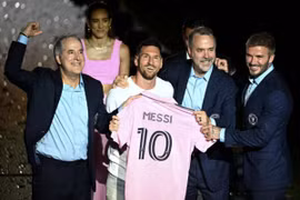 Messi ra mắt Inter Miami trong ngày mưa gió