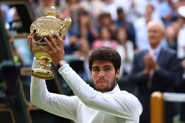 Đánh bại Djokovic, Alcaraz lần đầu tiên vô địch Wimbledon