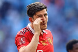 Huấn luyện viên Ten Hag tước băng thủ quân MU của trung vệ Maguire