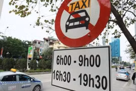 Hà Nội: Thí điểm bỏ biển cấm taxi, xe hợp đồng dưới 9 chỗ