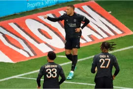 Mbappe lập hat-trick, PSG dễ dàng đánh bại Reims 3-0
