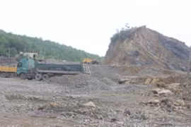 Lấn chiếm đất và khai thác ngoài phạm vi, Công ty CPXD Văn Sơn bị phạt 330 triệu đồng