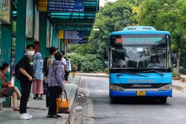Văn hóa, dịch vụ trên các phương tiện giao thông công cộng của Thủ đô ngày càng được nâng cao