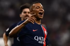 Mbappe rực sáng, PSG vững ngôi đầu bảng Ligue 1
