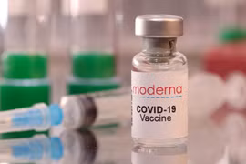 Moderna và Pfizer sụt giảm doanh thu do 'ế ẩm' vắc xin COVID-19