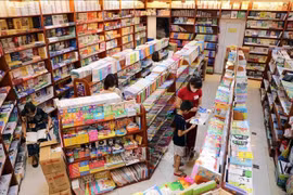 Vai trò của Bộ Giáo dục và Đào tạo trong quản lý chương trình, sách giáo khoa