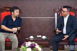 Nhà báo Lê Quốc Minh tiếp đoàn Hiệp hội Phát thanh-Truyền hình châu Á-Thái Bình Dương
