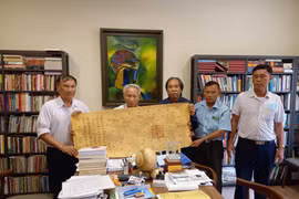 Hành trình đưa sắc phong về làng