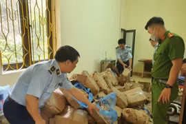 Ngăn chặn kịp thời 1,5 tấn chân lợn đông lạnh, bốc mùi hôi thối đang chờ đi tiêu thụ