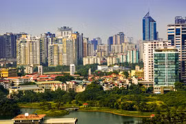 Lãi suất neo ở mức cao, nhà đầu tư buộc phải “nhả hàng”, thanh lý căn hộ