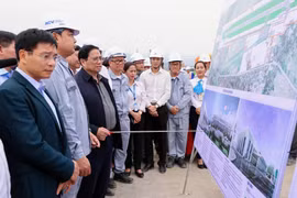 Thi công 3 ca 4 kíp, phấn đấu hoàn thành dự án mở rộng sân bay Điện Biên trước 1 tháng