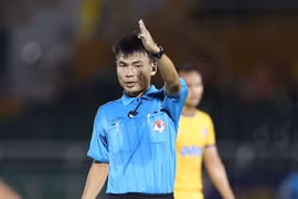 Trọng tài gây tranh cãi trận Nam Định - Khánh Hòa từng bị treo còi vĩnh viễn ở V.League