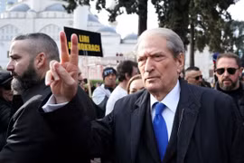 Cựu Thủ tướng Albania bị quản thúc tại gia vì điều tra tham nhũng