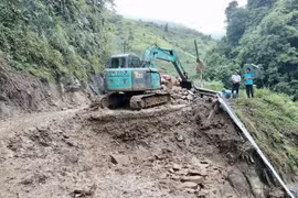 Yên Bái: Gần 100 điểm sạt lở trên Quốc lộ 32, chưa thể thông tuyến qua Mù Cang Chải
