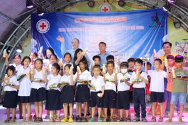 Tân Hiệp Phát thăm hỏi 3 Mái ấm tình thương tại Bình Dương