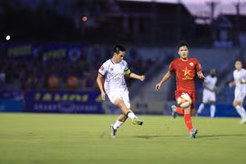 Văn Quyết trở lại, Hà Nội FC vẫn bị Hồng Lĩnh Hà Tĩnh cầm hòa