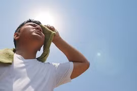 Trời nắng nóng, Bộ Y tế ra cảnh báo tránh say nắng, đột quỵ do nắng!