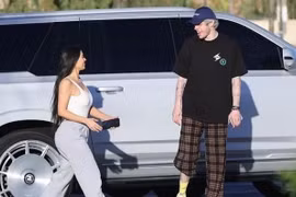 Những mẫu xe ô tô trong bộ sưu tập đắt đỏ của Kim Kardashian