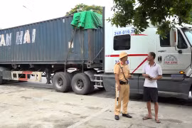 CSGT toàn quốc bắt đầu tổng kiểm soát ô tô khách, xe container