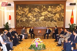 Thủ tướng Phạm Minh Chính gặp gỡ Chủ tịch Liên minh Nghị sỹ hữu nghị Nhật Bản - Việt Nam tại Thanh Hoá