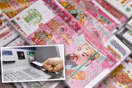 Trung Quốc: Người đàn ông cố chấp gửi tiền âm phủ vào máy ATM