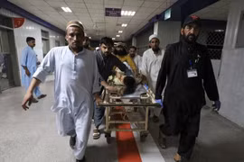Đánh bom liều chết ở Pakistan, hơn 40 người thiệt mạng và 200 người bị thương