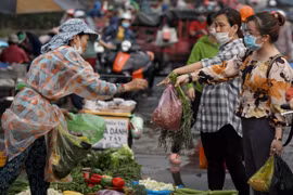 Tăng lương và nỗi lo tăng giá