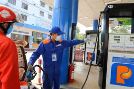 Giá xăng dầu tăng mạnh từ 15h ngày 13/3
