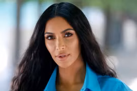 Kim Kardashian và em gái phản bác chuyện mang xui xẻo cho nửa kia