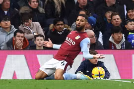 Tottenham thua sốc Aston Villa tại vòng 18 Ngoại hạng Anh