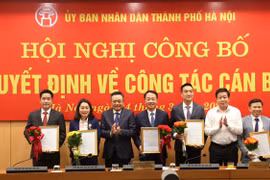 Chủ tịch Hà Nội trao quyết định bổ nhiệm cho 3 tân Giám đốc Sở