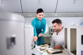 Vietnam Airlines khôi phục gần 90% tần suất bay quốc tế
