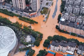 Hàng trăm nghìn người phải sơ tán khi bão Haikui đổ bộ vào Phúc Kiến, Trung Quốc