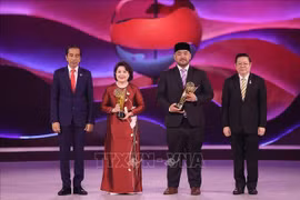 Tổng thống Indonesia trao giải thưởng Asean 2023 cho doanh nhân Nguyễn Thị Tuyết Minh