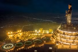 Chùa Bà (Tây Ninh) miễn phí cáp treo cho tăng ni đến dự lễ Vu Lan