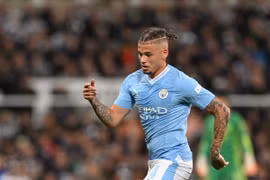 Cầu thủ Man City gây sốt chuyển nhượng dù bị Pep hắt hủi