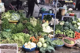 Hà Nội: Thực phẩm, dịch vụ ăn uống bắt đầu “hạ nhiệt” sau rằm tháng Giêng