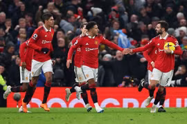 Rashford và Sancho tỏa sáng, MU may mắn thoát thua trước Leeds