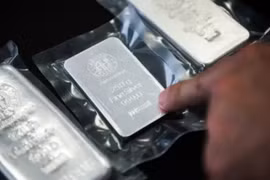 Giá bạc có thể vượt qua vàng, chạm mức cao nhất trong 9 năm