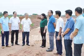 Hội viên Hội Nhà báo tỉnh Thái Nguyên đi thực tế tại một số công trình trọng điểm