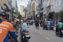 Nghi ngáo đá, cầm dao chém người đi đường rồi tự sát