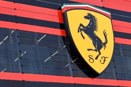 Người Mỹ có thể mua xế hộp Ferrari bằng tiền điện tử