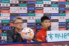Huấn luyện viên Troussier: "Cầu thủ Việt Nam rất mong được thi đấu với Son Heung Min"