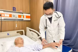 Giữ bàn tay lành lặn cho bệnh nhân tiểu đường