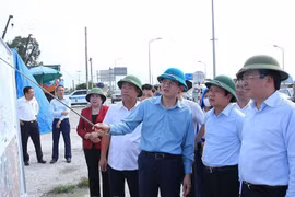 Đoàn công tác thành viên Chính phủ kiểm tra một số dự án tại tỉnh Ninh Bình